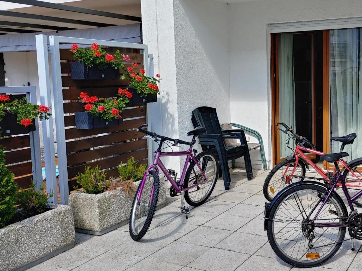 Swinoujscie Platan Patio 6 - Berry Apartments Luaran gambar